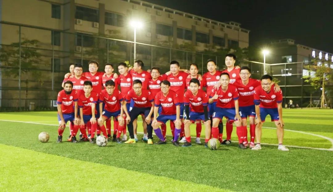 緻敬萊茵場(chang)上的(de)科(ke)信(xin)紅(hong)